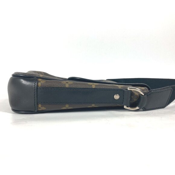 LOUIS VUITTON Black Monogram Canvas Pochette Shoulder Bag - Picture 4 of 12